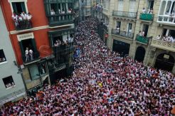 Kemeriahan Festival San Fermin di Spanyol