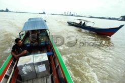 Distribusi Logistik Pilpres ke Pulau Kemaro