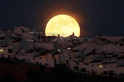 Pesona Supermoon di Sejumlah Negara