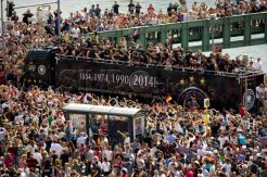 Pesta Juara Suporter Jerman di Berlin