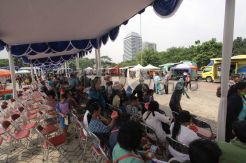 Tukar Uang di Monas