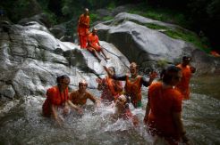 Ziarah Bol Bom Umat Hindu di Nepal