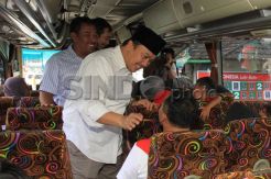 Sekjen PKB Lepas Mudik Gratis