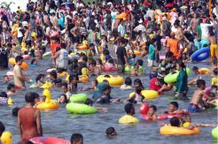 Lebaran Hari Kedua Ancol Diserbu Pengunjung