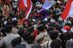 Pendukung Prabowo-Hatta Demo di KPUD Kota Semarang