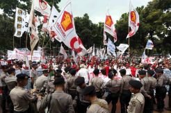 Ratusan Pendukung Prabowo-Hatta Gelar Aksi Damai di MK