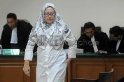 Ratu Atut Dituntut 10 Tahun Penjara