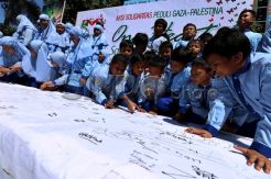 Ratusan Pelajar SD Gelar Aksi Peduli Palestina