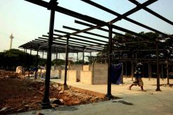 Pembangunan Kios PKL di Lapangan Eks IRTI