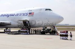 20 Jenazah Korban MH-17 Tiba di Malaysia