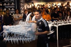 Lukisan Naga di Kostum Ketiga Real Madrid