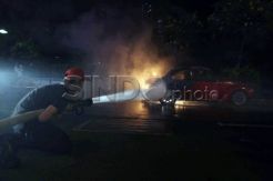 VW Kodok Terbakar di Jalan Thamrin