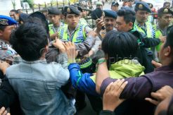 Demo Mahasiswa di Malang Ricuh