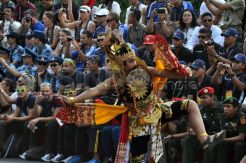 Karnaval Budaya Meriahkan Pembukaan 38th World Military Parachuting Championship