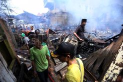 Kebakaran Hanguskan Pemukiman di Palembang