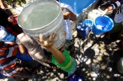 Musim Kemarau, Warga Karangasem Antre Air Bersih
