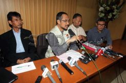 KPK Tetapkan Gubernur Riau dan Seorang Pengusaha Sebagai Tersangka