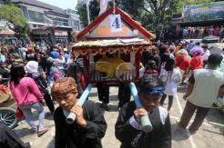 Pawai Jampana Meriahkan HUT Kota Bandung