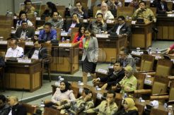 DPR Lanjutkan Pembentukan Komisi