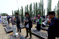 Mahasiswa Ziarah TMP Ksatria Ksetra Siguntang