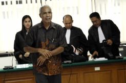 Yesaya Sombuk Diganjar 4,5 Tahhun Penjara