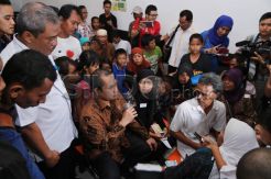 Menteri Desa Marwan Jafar Serahkan KKS, KIS, dan KIP di Jakarta Timur
