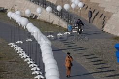 Indahnya Instalasi Cahaya Perayaan Jatuhnya Tembok Berlin