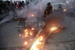 TNI Bubarkan Unjuk Rasa Tolak Kenaikan BBM