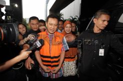 Ade Swara dan Istrinya Jalani Pemeriksaan Lanjutan
