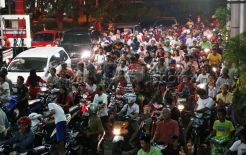 SPBU di Surabaya Dipenuhi Warga