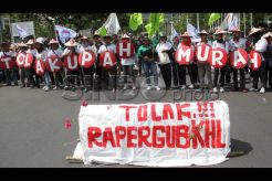 Buruh di Semarang Tuntut Kenaikan Upah