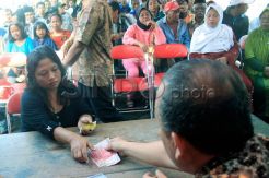 Ratusan Warga Antre Dana PSKS