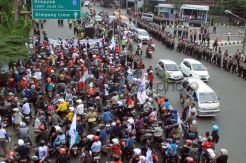 Buruh di Semarang Tuntut Upah Layak