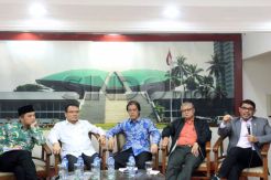 Ada Apa Dibalik Larangan Menteri ke DPR