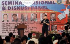 HT Jadi Pembicara Dalam Seminar Nasional Entrepreneurship 2014 di Medan