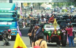 Pawai Aktor dan Aktris FFI Keliling Kota Palembang