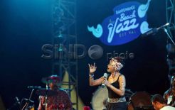 Kolaborasi Trie Utami dan Djaduk Ferianto Hentak Banyuwangi Beach Jazz Festival