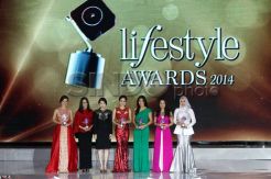 Julie Estelle, Cinta Laura dan Olivia Zalianty Raih Lifestyle Awards