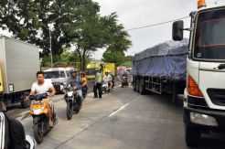 Truk Pengangkut Semen Mogok, Jalan Semarang-Ungaran Tersendat