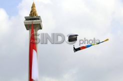 Aksi Terjun Payung Warnai Peringatan Hari Bela Negara