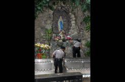 Amankan Natal, Gegana Sisir Katedral