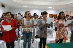Waria Rayakan Natal Bersama di Jakarta