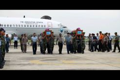 Dua Jenazah Korban AirAsia QZ8501 Tiba di Surabaya