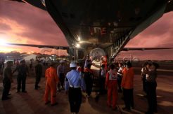 Tiga Jenazah Korban AirAsia QZ8501 Dibawa ke Surabaya