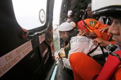 Ulama Berdoa dan Tabur Bunga di Lokasi Jatunya AirAsia QZ 8501