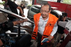 KPK Lanjutkan Pemeriksaan Penyuap Ketua DPRD Bangkalan Fuad Amin