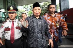 Hamzah Haz Jenguk Fuad Amin Imron di Rutan KPK
