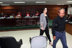 Istri Muda Romi Herton Bersaksi di Pengadilan Tipikor
