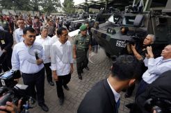Presiden Jokowi Tinjau PT Pindad