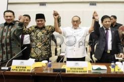 Aburizal Bakrie Datangi Fraksi Golkar DPR
